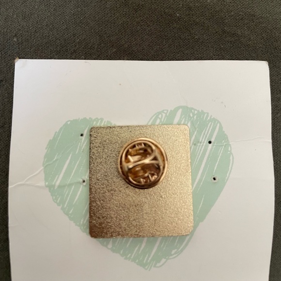Save yourself enamel pin - Picture 2 of 2